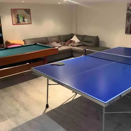Stylish & Cozy Villa, Sunny Terrace, Games Luins