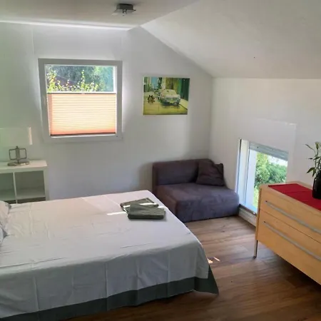 Stylish & Cozy Villa, Sunny Terrace, Games 아파트